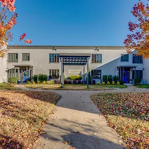 https://nashville-flat-minutes-from-everything-206.nashville-hotels.org